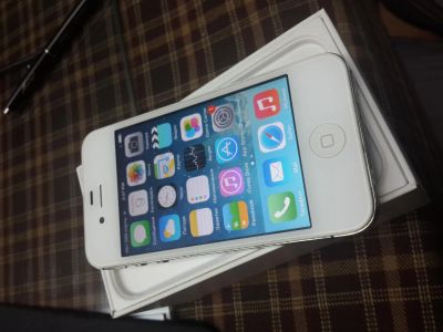Лот: 5796706. Фото: 1. iphone 4s 64gb белый. Смартфоны