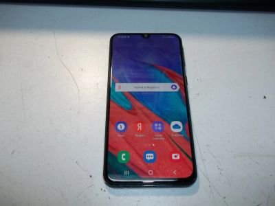 Лот: 19528708. Фото: 1. Смартфон Samsung Galaxy A40 64GB... Смартфоны