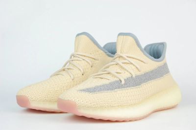 Лот: 16847354. Фото: 1. Кроссовки Adidas Yeezy 350 boost... Кеды, кроссовки, слипоны
