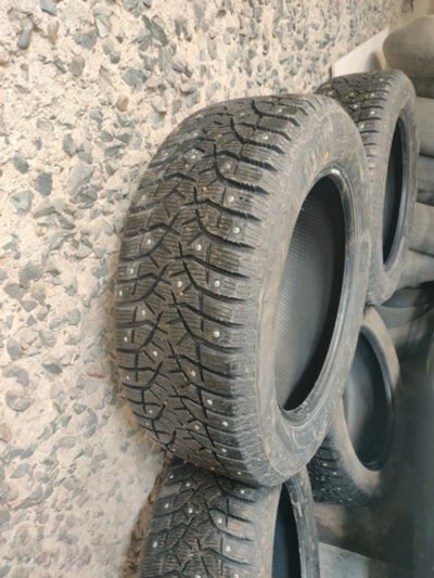 Лот: 21070122. Фото: 1. Bridgestone Blizzak Spike-02 215... Шины