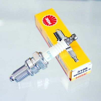 Лот: 21364957. Фото: 1. Свеча зажигания 3108 NGK DPR6EB-9. Запчасти для лодок, катеров, лодочных моторов