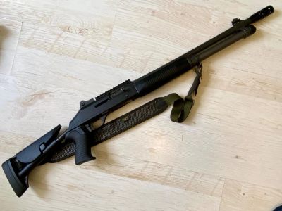 Лот: 23452789. Фото: 1. Benelli M4 Super 90. Охотничье оружие
