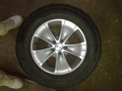 Лот: 8418127. Фото: 1. Yokohama Ice Guard 215 70 R16... Шины на дисках
