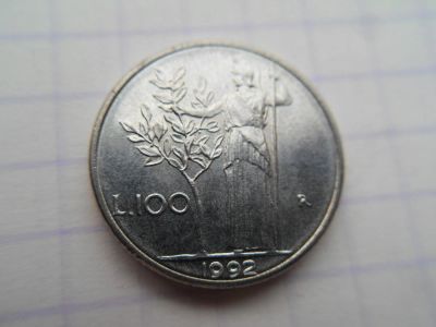 Лот: 8526411. Фото: 1. Италия 100 лир 1992 (маленькая... Европа