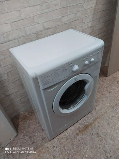Лот: 17328274. Фото: 1. Стиральная машина Indesit IWSC5105. Запчасти для стиральных и посудомоечных машин