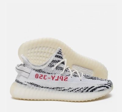 Лот: 9879140. Фото: 1. Adidas Yeezy Boost 350 v2. Кеды, кроссовки, слипоны