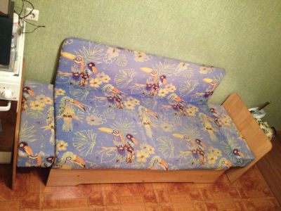 Лот: 8298212. Фото: 1. Диван одноместный. Диваны