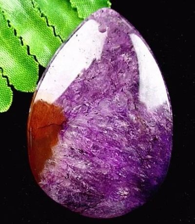 Лот: 9997156. Фото: 1. 55x37x7mm фиолетовый druzy Жеода... Драгоценные и поделочные камни