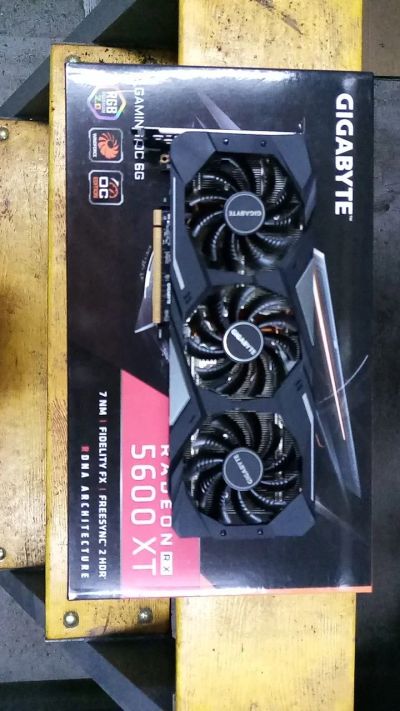 Лот: 16471541. Фото: 1. Gigabyte rx5600xt Gaming. Видеокарты