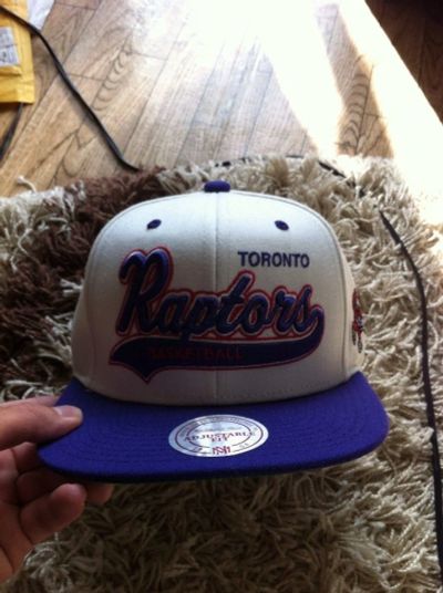 Лот: 3162311. Фото: 1. Mitchell & Ness Tailsweeper Torronto... Головные уборы