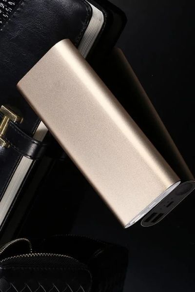 Лот: 9810307. Фото: 1. Внешний аккумулятор Power Bank... Внешние, портативные аккумуляторы для смартфонов (Power bank)