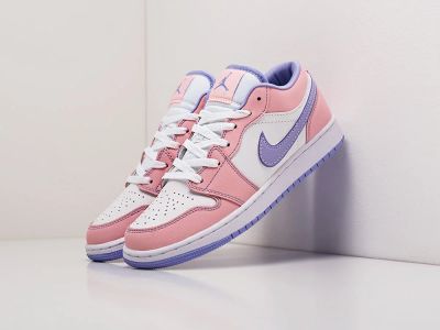 Лот: 18110422. Фото: 1. Кроссовки Nike Air Jordan 1 Low... Кеды, кроссовки, слипоны