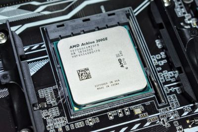 Лот: 15254312. Фото: 1. AMD Athlon 200GE + кулер с подсветкой. Процессоры