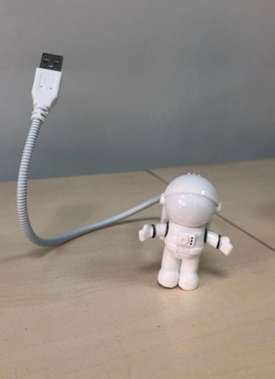 Лот: 16755098. Фото: 1. USB Светильник Астронавт AstroLight. Другое освещение
