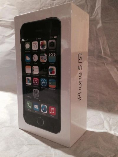 Лот: 3335244. Фото: 1. iPhone 5s 32Gb Space Gray. Смартфоны