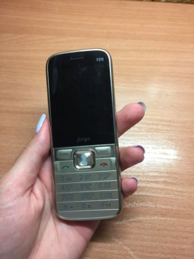 Лот: 11747512. Фото: 1. Телефон Jinga Simple F370 (4892... Кнопочные мобильные телефоны