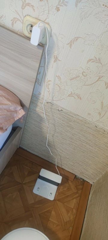 Лот: 17630474. Фото: 1. Пылесос-робот с функцией мойки... Пылесосы, паровые швабры