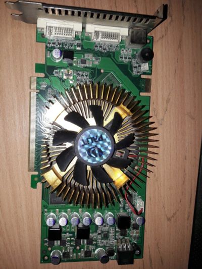 Лот: 14994676. Фото: 1. Видеокарта Palit GeForce 9600... Видеокарты