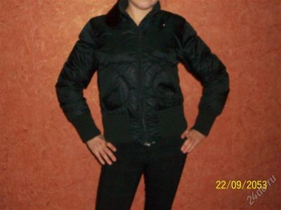 Лот: 740645. Фото: 1. Пуховик ADIDAS 42 размер. Верхняя одежда
