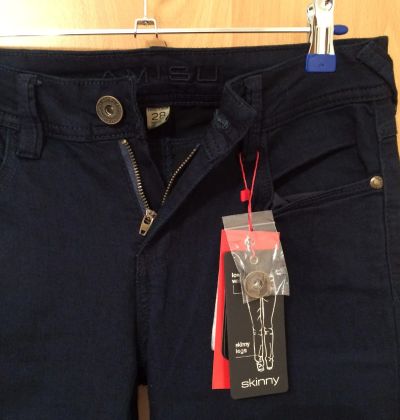 Лот: 20412593. Фото: 1. новые джинсы скинни Amisu. Джинсы