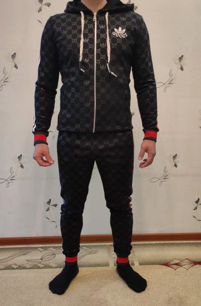 Лот: 19567665. Фото: 1. Спортивный костюм gucci adidas. Спортивные костюмы