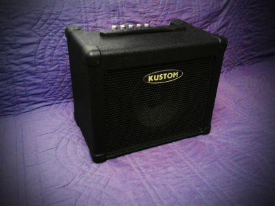 Лот: 6328014. Фото: 1. Басовый комбо-усилитель Kustom... Гитарные эффекты и комбоусилители