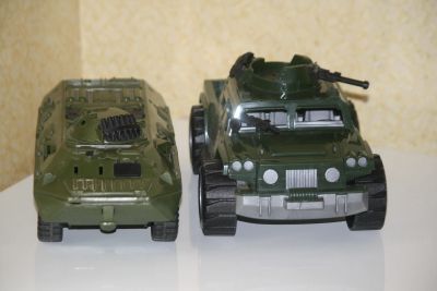 Лот: 12237339. Фото: 1. Две большие военные машины. Машины и техника