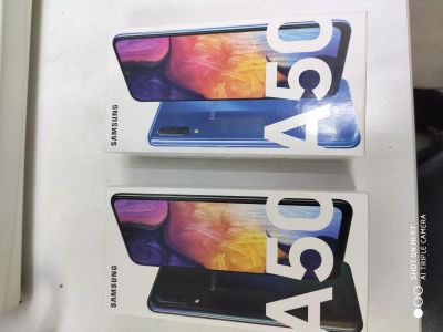 Лот: 14284005. Фото: 1. Samsung A50. Смартфоны