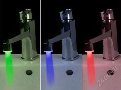 Лот: 3895501. Фото: 1. Светодиодная насадка на кран работает... Смесители
