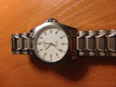 Лот: 3531783. Фото: 1. Кварцевые швейцарские часы Tissot... Оригинальные наручные часы