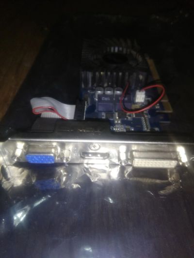 Лот: 18389264. Фото: 1. Nvidia Geforce GT210 1Gb Asus. Видеокарты