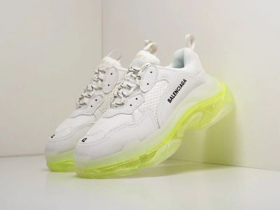 Лот: 17660231. Фото: 1. Кроссовки Balenciaga Triple S... Кеды, кроссовки, слипоны