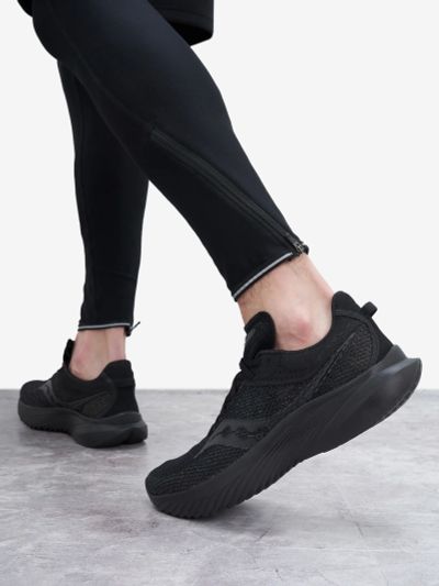 Лот: 24288057. Фото: 1. Кроссовки мужские Saucony Kinvara... Кеды, кроссовки, слипоны
