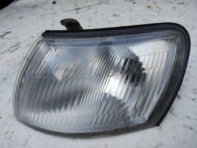 Лот: 23542466. Фото: 1. Габарит Toyota Caldina T190 левый... Оптика и освещение
