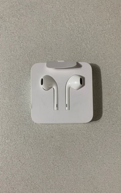 Лот: 17371392. Фото: 1. Наушники Apple EarPods белые... Наушники, гарнитуры
