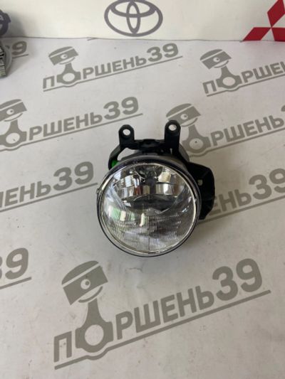 Лот: 19372362. Фото: 1. Фара противотуманная Toyota PRIUS... Другое (автозапчасти)