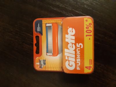 Лот: 14755526. Фото: 1. Кассеты для бритья Gillette Fusion... Другое (красота и здоровье)