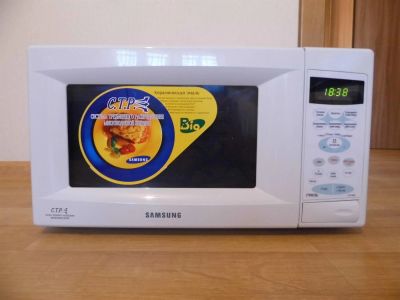 Лот: 3236692. Фото: 1. Микроволновая печь Samsung CE2738NR. Микроволновки, мини-печи