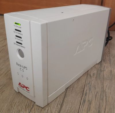 Лот: 15495180. Фото: 1. ИБП APC 500CS с аккумулятором. ИБП, аккумуляторы для ИБП