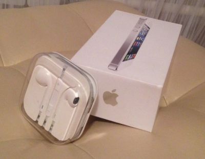 Лот: 6827865. Фото: 1. Apple iPhone 5 16Gb White КОМПлЕКТ. Смартфоны