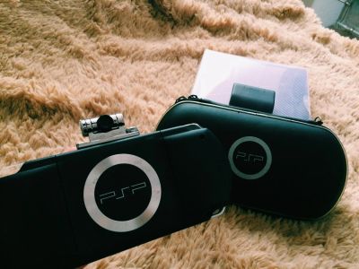 Лот: 6027350. Фото: 1. PSP прошитая с камерой и 125 играми. Игровые приставки, консоли