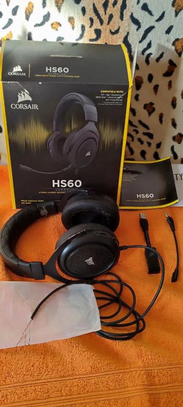 Лот: 25881659. Фото: 1. Игровые наушники corsair hs 60... Наушники, гарнитуры