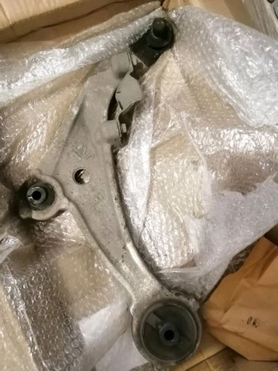 Лот: 14235468. Фото: 1. Рычаг передней подвески пара Nissan... Ходовая, подвеска, рулевое управление