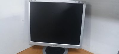 Лот: 17661624. Фото: 1. Монитор Samsung 710N. ЖК-мониторы