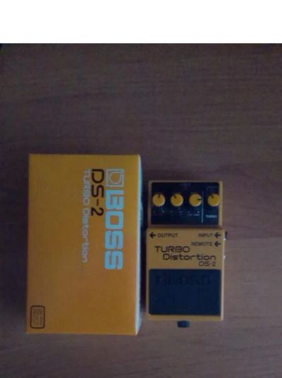 Лот: 3927144. Фото: 1. Boss DS-2 Turbo Distortion. Другое (музыкальные инструменты и оборудование)