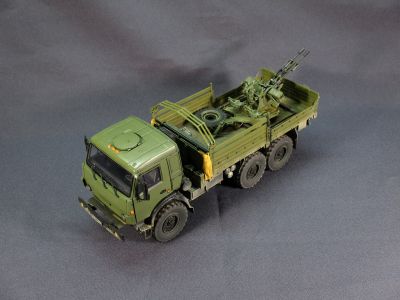 Лот: 15424037. Фото: 1. Модель гантрака КАМАЗ-5350 с ЗУ-23-2. Военная техника