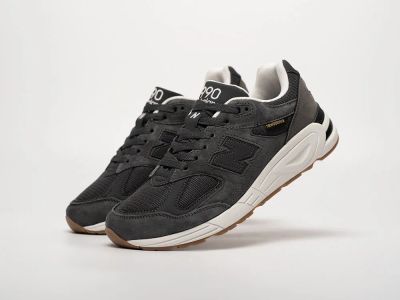 Лот: 21970319. Фото: 1. Кроссовки New Balance 990 v2... Кеды, кроссовки, слипоны