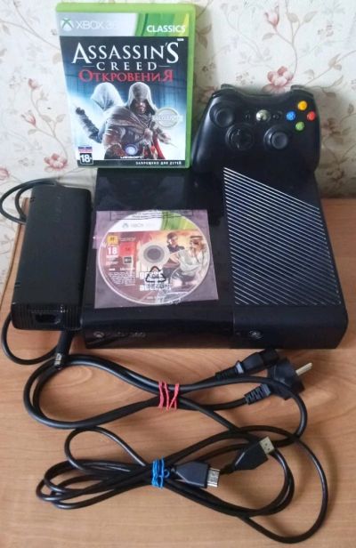 Лот: 14369482. Фото: 1. Xbox 360 E 250Gb + kinekt + диски. Игровые приставки, консоли