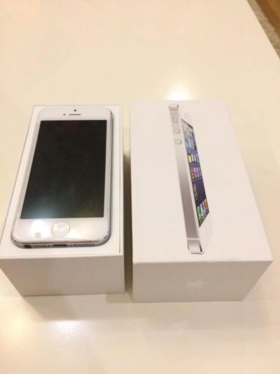 Лот: 8811910. Фото: 1. iPhone 5. Смартфоны