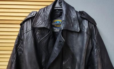 Лот: 25428987. Фото: 1. Кожаный мужской плащ из 90х, винтаж... Верхняя одежда
